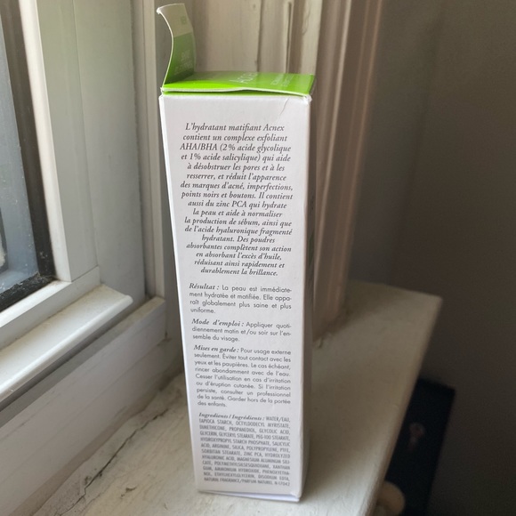 Reversa Acnex Mattifying Moisturizer - 40 mL - Picture 4 of 5